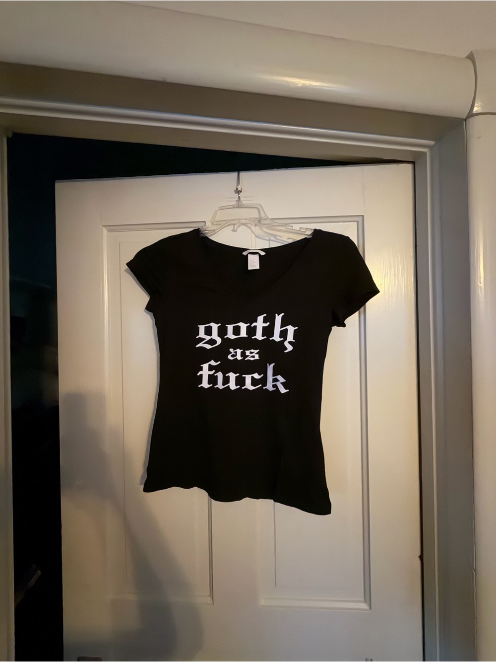 H&M Basic Goth V-Neck T-Shirt Size M